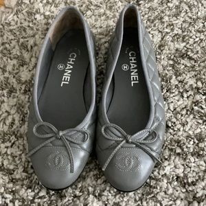 Chanel Grey Quilted Ballet Flats Size 37
